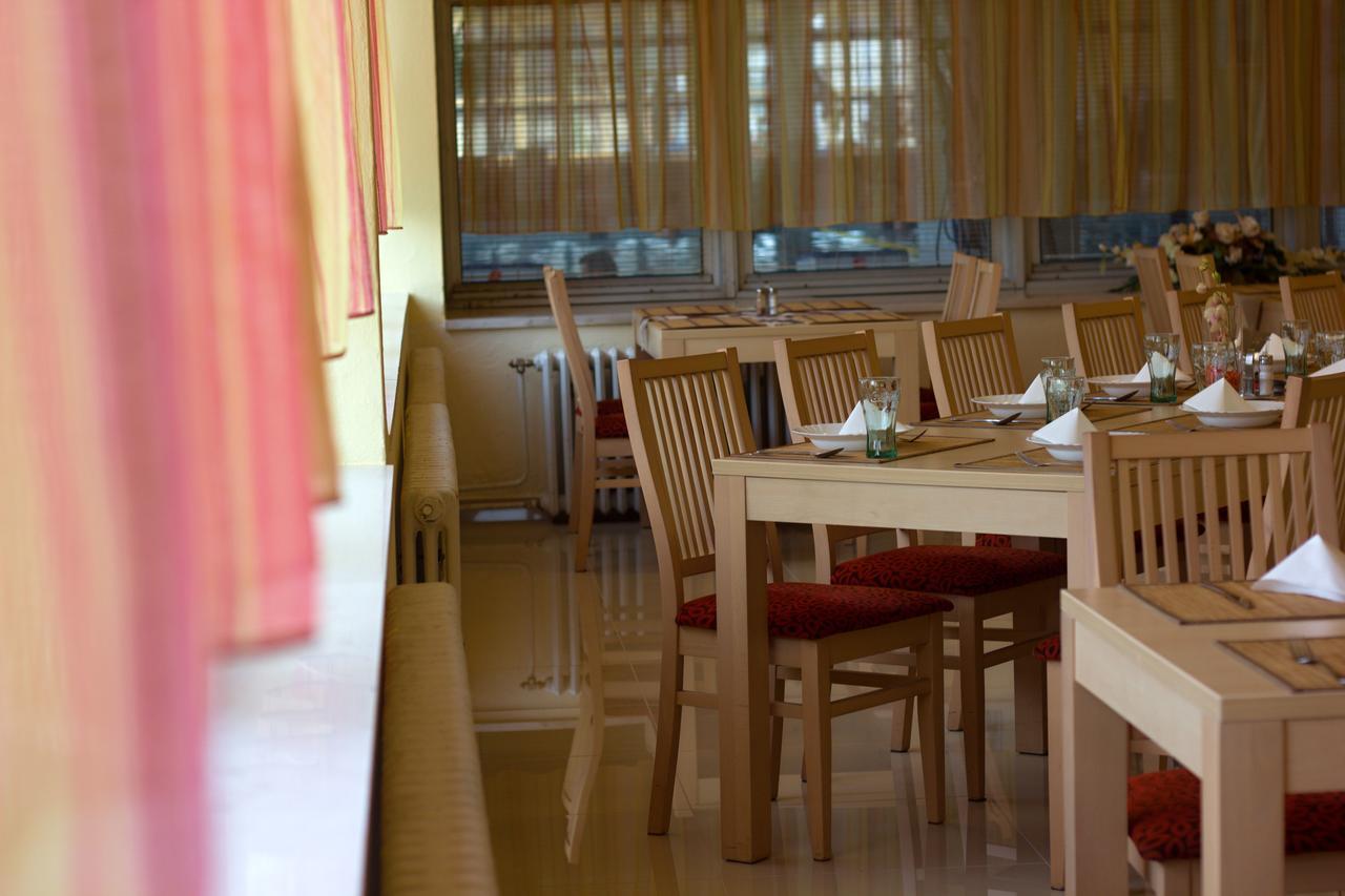 Hotel Preveza Spišská Nová Ves Dış mekan fotoğraf